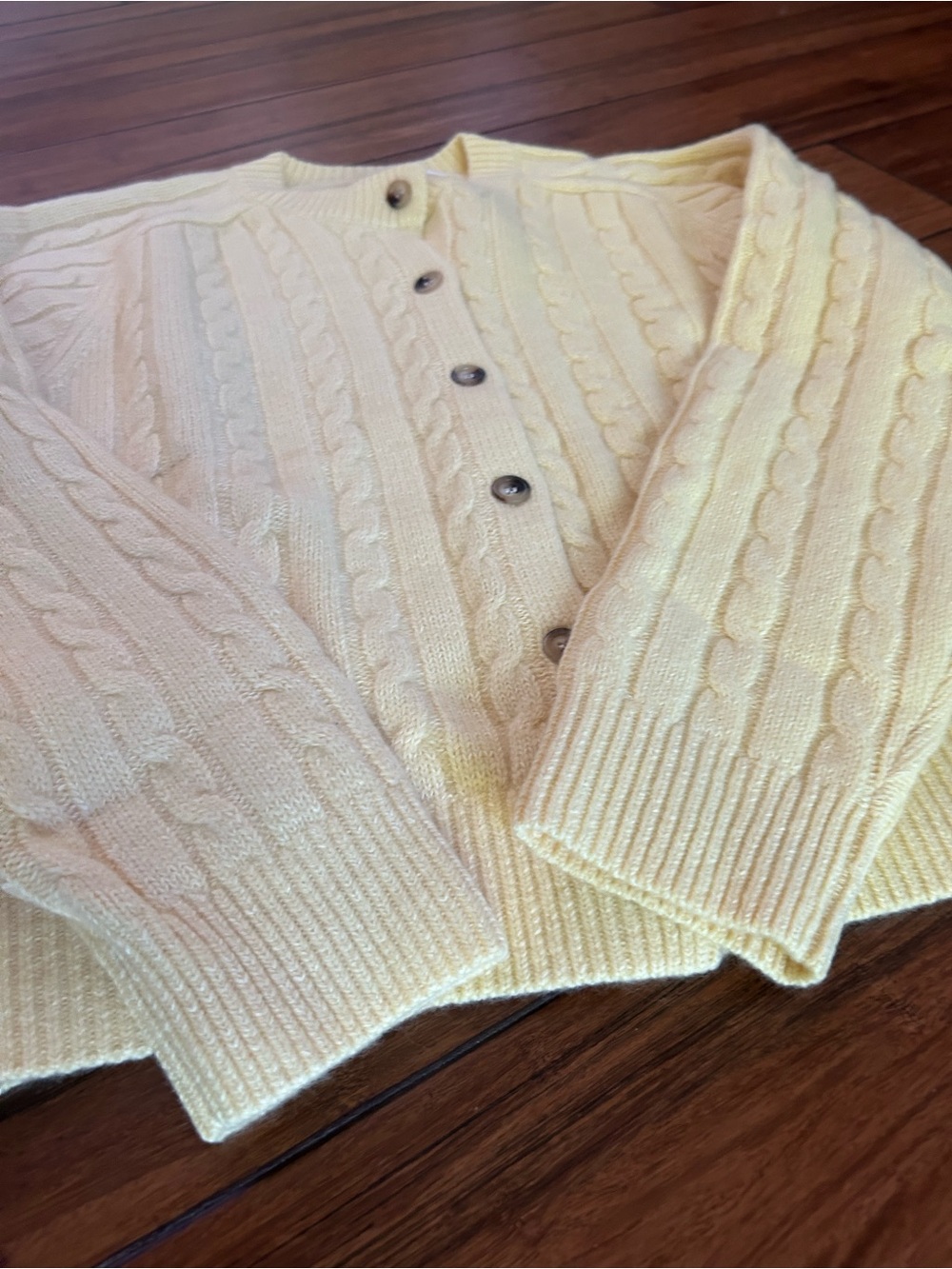 Doen Penrose cardigan in lemon chiffon - Picture 9 of 10